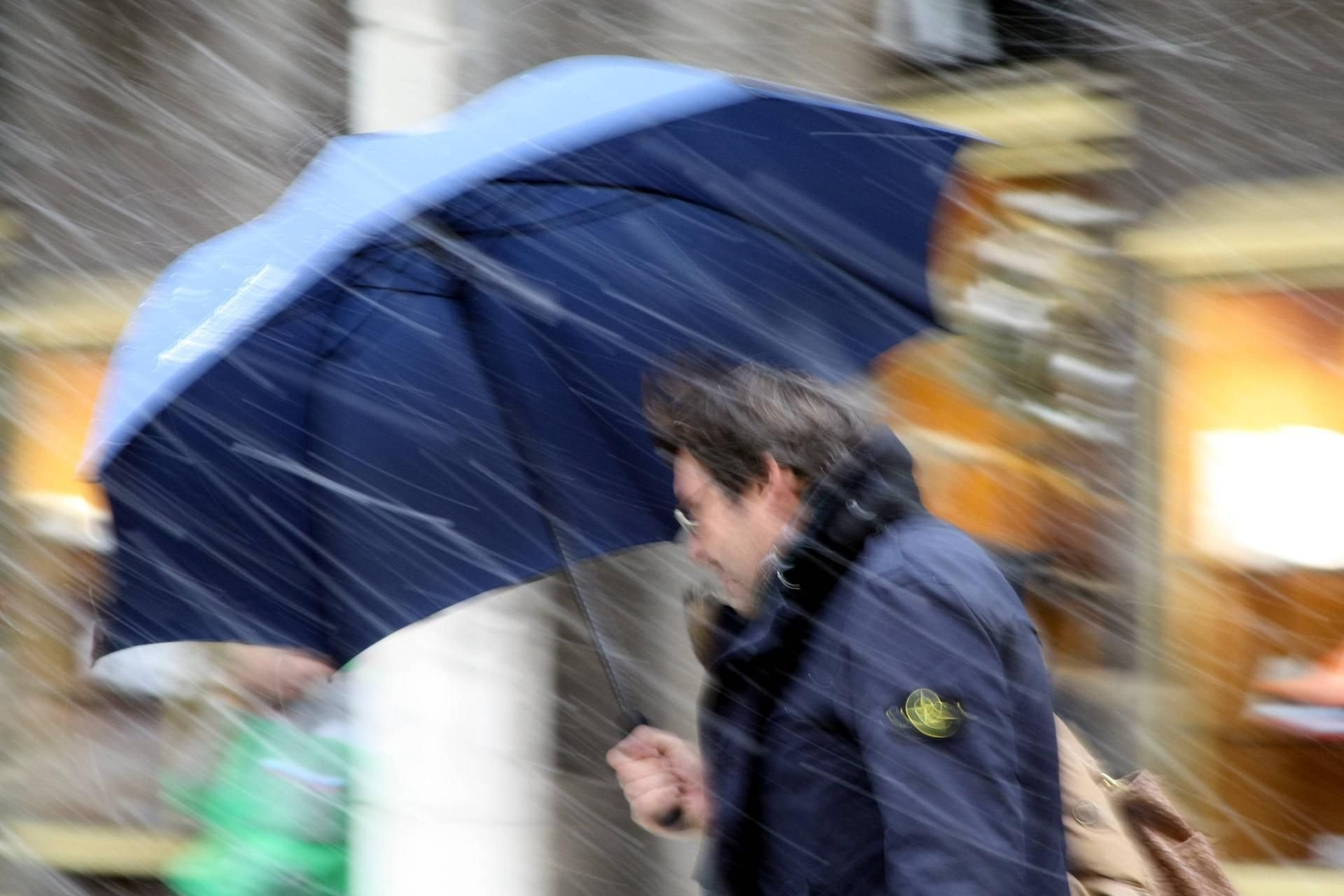 Orkanböen der Stufe drei sind durchaus möglich. Zudem werden weitere Schauer und Gewitter erwartet.