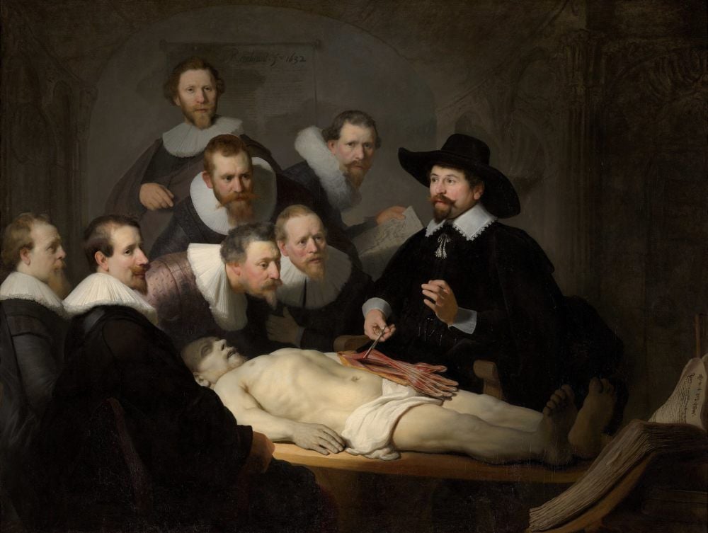 Ähnlich wie auf dem Rembrandt-Gemälde „Die Anatomie-Stunde des Dr. Nicolaes Tulp“ sieht auch heute noch die Ausbildung von Medizinern aus.