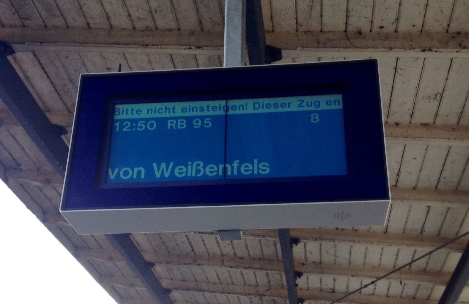 Der letzte Zug aus Weißenfels fährt in Zeitz 12.50 Uhr ein.