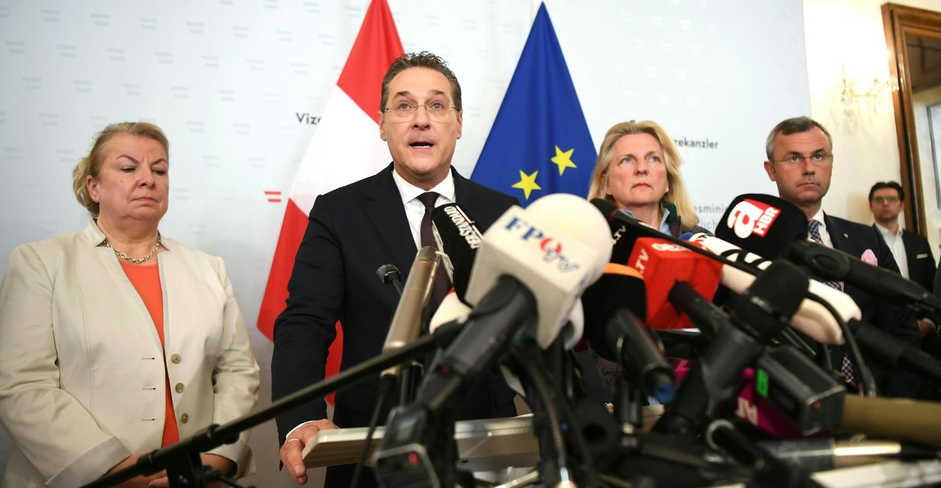 Österreichs Vizekanzler Heinz-Christian Strache (FPÖ) hat Kanzler Sebastian Kurz (ÖVP) seinen Rücktritt angeboten.