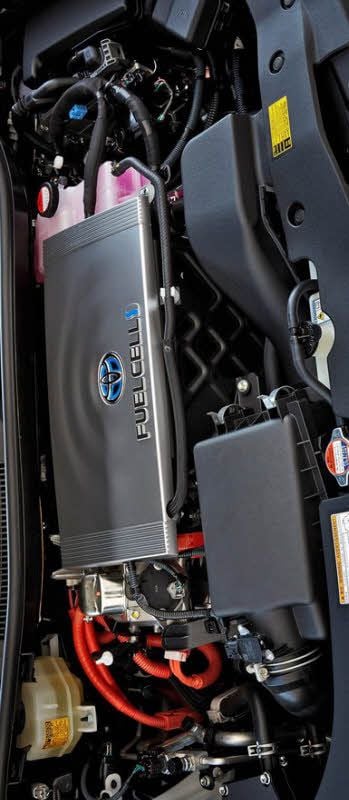 So sieht es im Motorraum eines Toyota Mirai mit Brennstoffzelle aus.