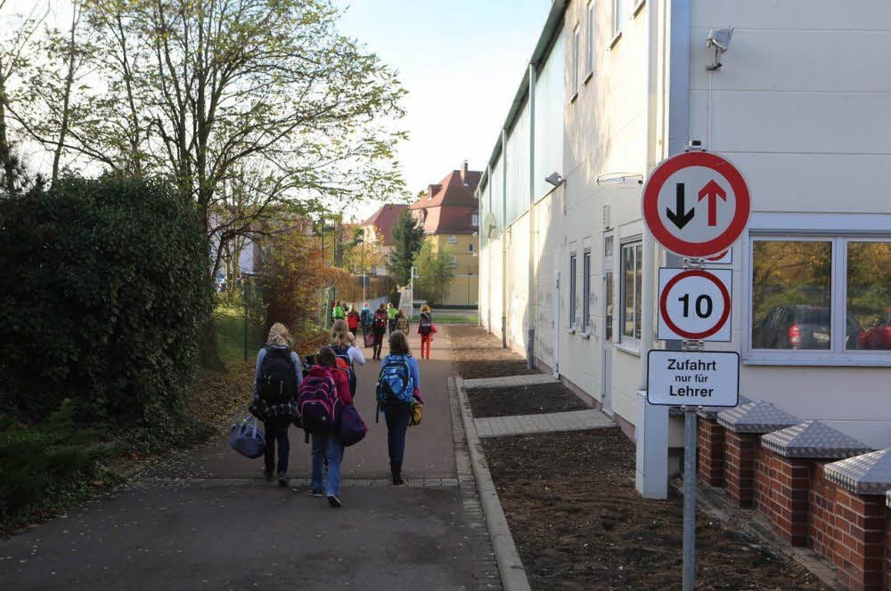 Für viele in Peißen sind die Lasterfahrer zu schnell in der kurvigen Ortschaft unterwegs.