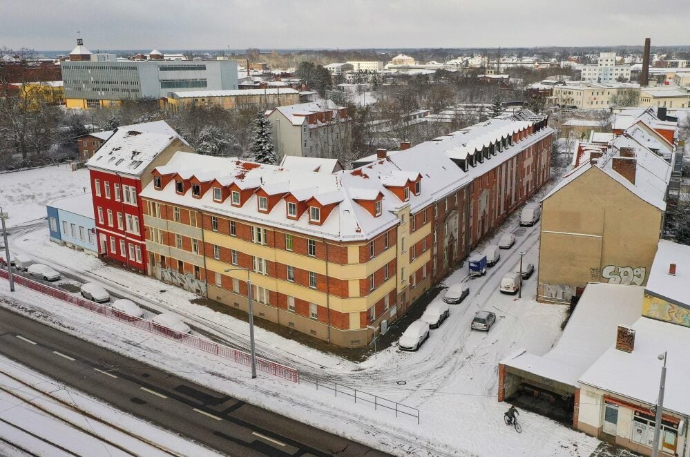 Blick in die Dessauer Hallmeyerstraße. Etliche der Häuser in dem Straßenzug sind unbewohnt.