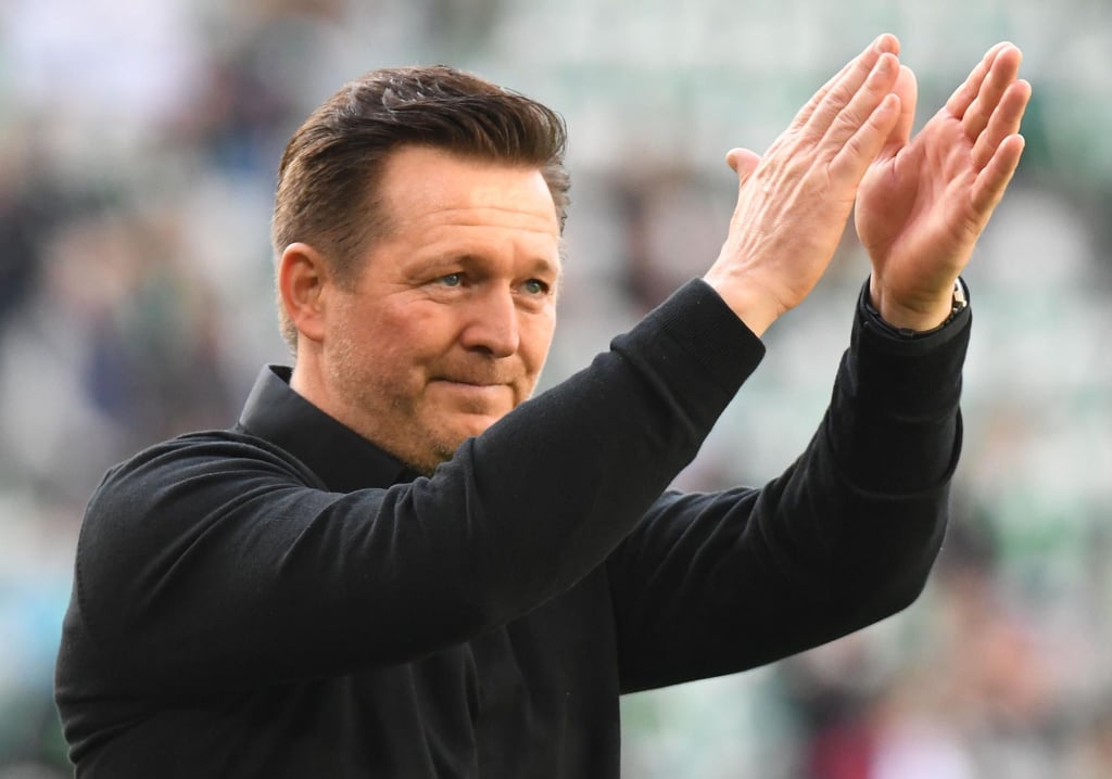 Christian Titz, Cheftrainer vom 1. FC Magdeburg, beschenkte Kinder des RheumaKinder e. V. in Elmshorn.