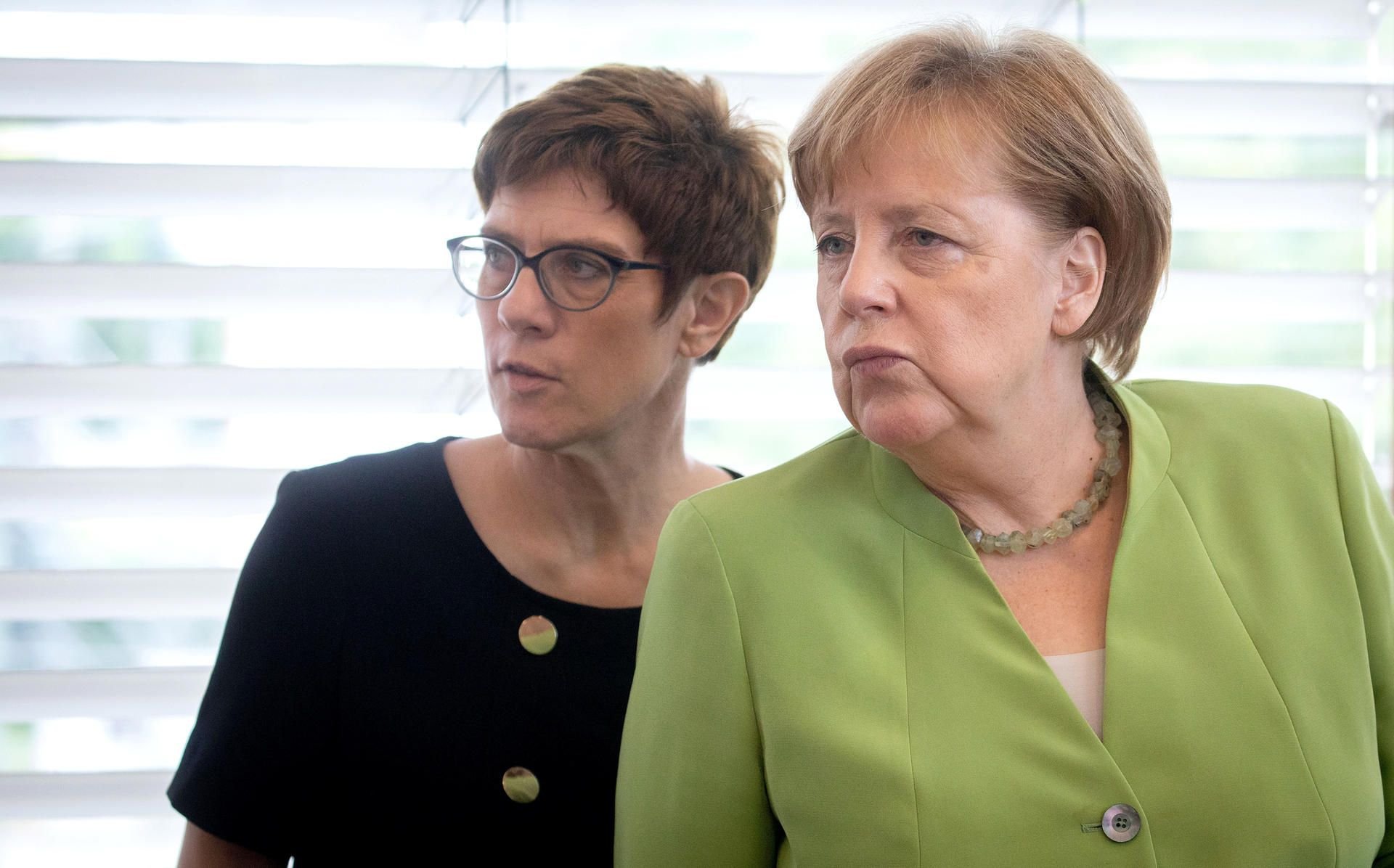 Annegret Kramp-Karrenbauer und Angela Merkel