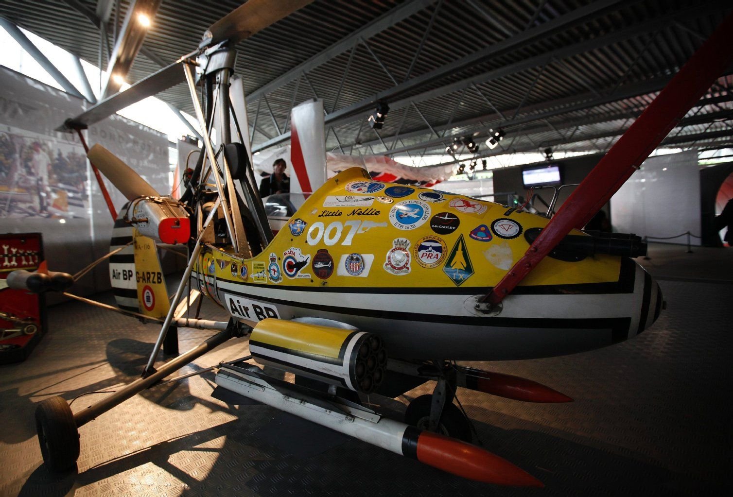 Der Tragschrauber „Little Nellie“ kommt in dem Bond-Film „Man lebt nur zweimal“ zum Einsatz.