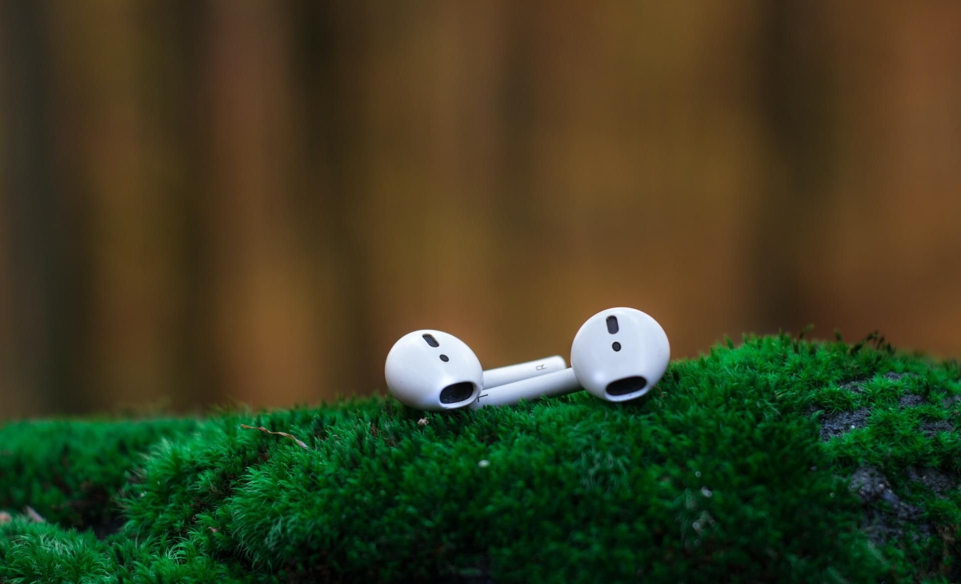 Die AirPods-Kopfhörer von Apple erfreuen sich großer Beliebtheit (Symbolbild).