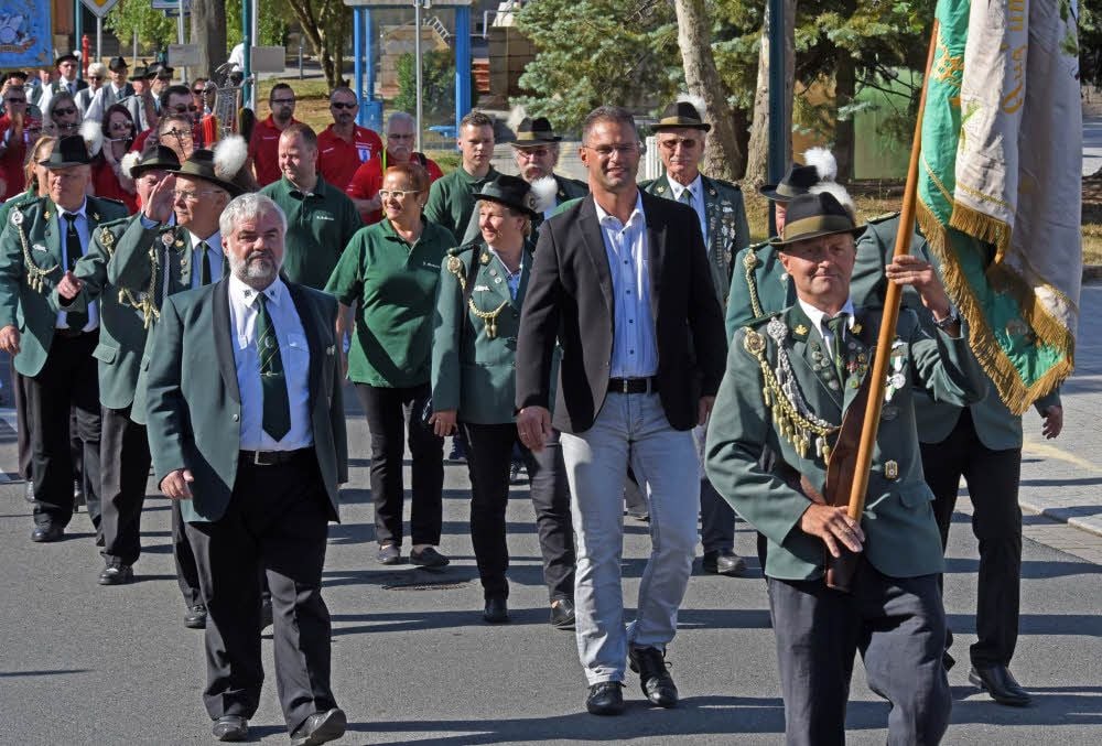 Der Schützenumzug war einer der Höhepunkte des Gaterslebener Vereinsfestes.