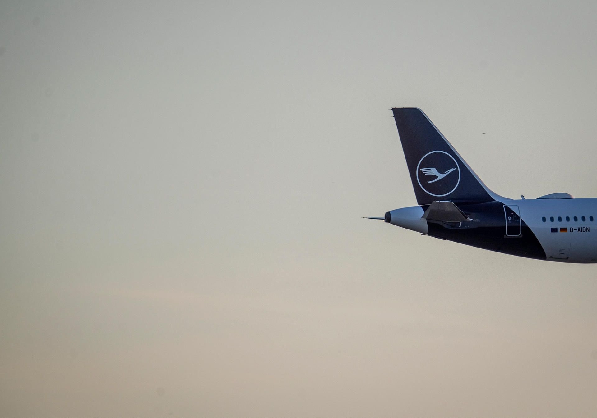 Die Lufthansa steckt in Turbulenzen.