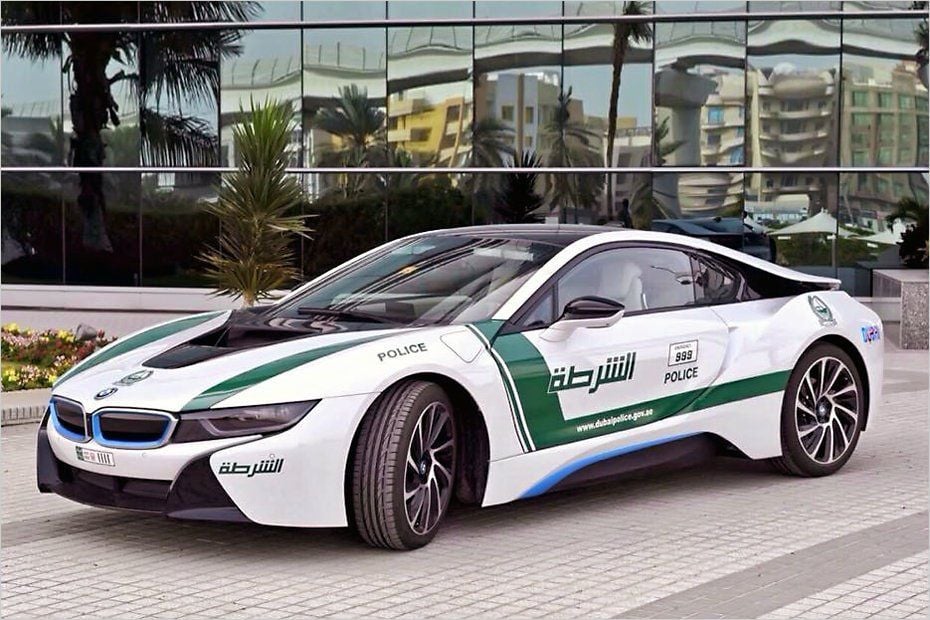 Der E-Streifenwagen: Der Hybrid-Sportler BMW i8 hat 362 PS.