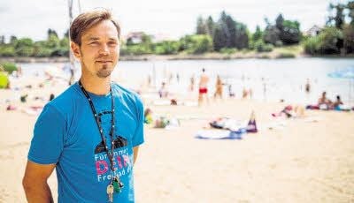 Der Leiter des Heidebades, Mathias Nobel, macht gute Erfahrungen mit Flüchtlingen.
