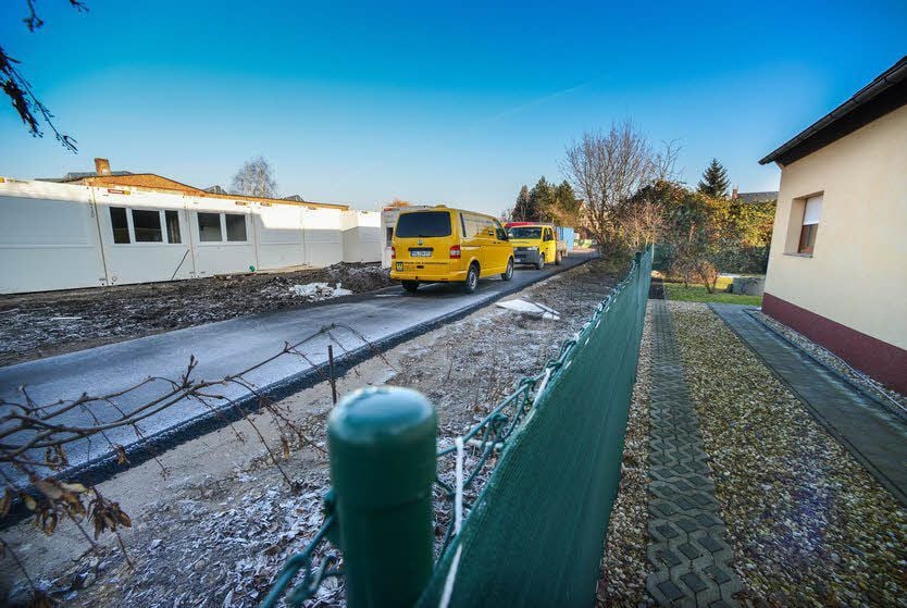 Die Container stehen nicht weit entfernt von Andreas P.s Grundstück. Er wünscht sich einen Sichtschutz, damit seinen Privatsphäre weiterhin gewahrt ist.