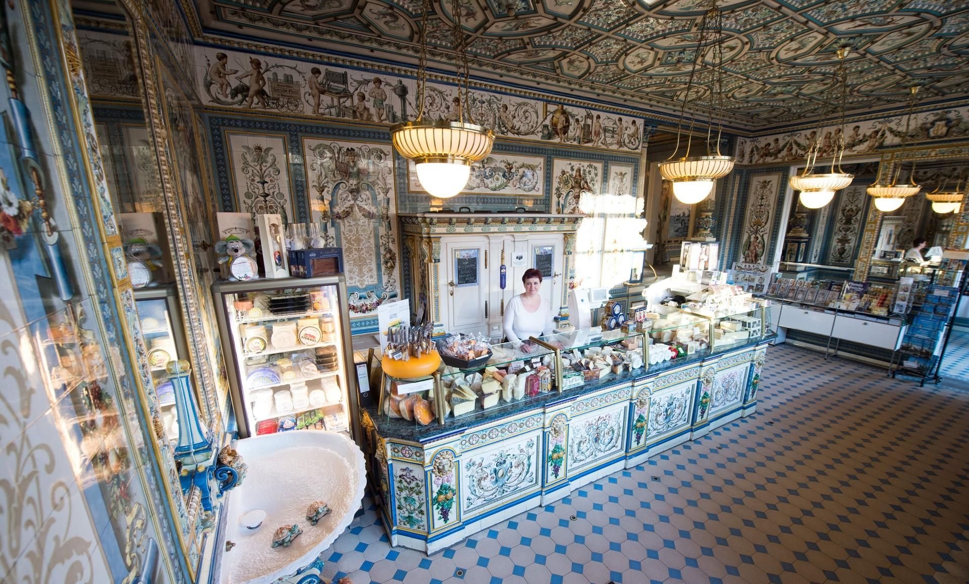 Kein Museum, sondern ein Milchladen: Pfunds Molkerei in Dresden gilt als schönste der Welt.