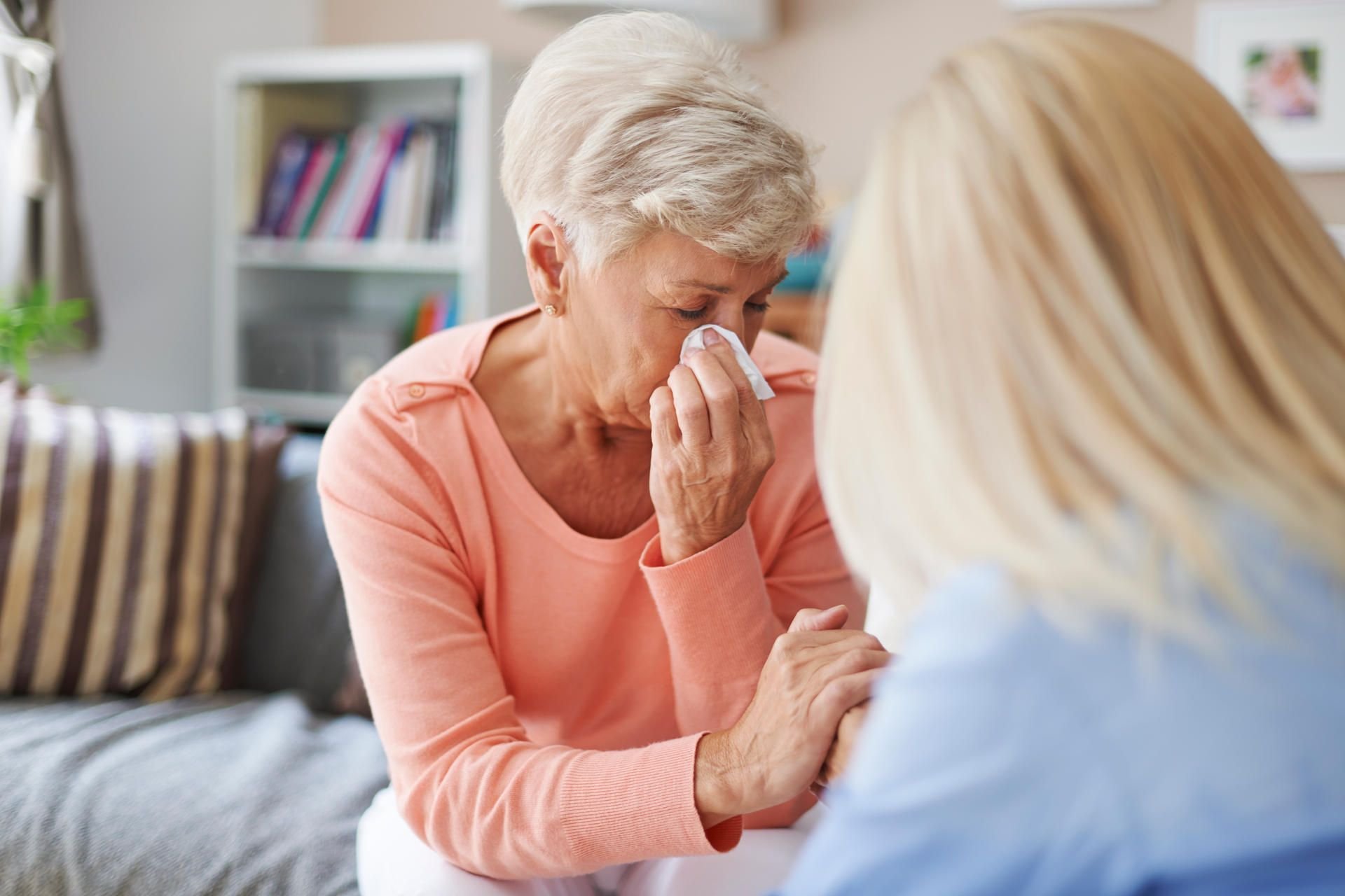 Wie Angehörige reagieren, wenn ein Krebskranker von seiner Diagnose berichtet, ist wichtig.