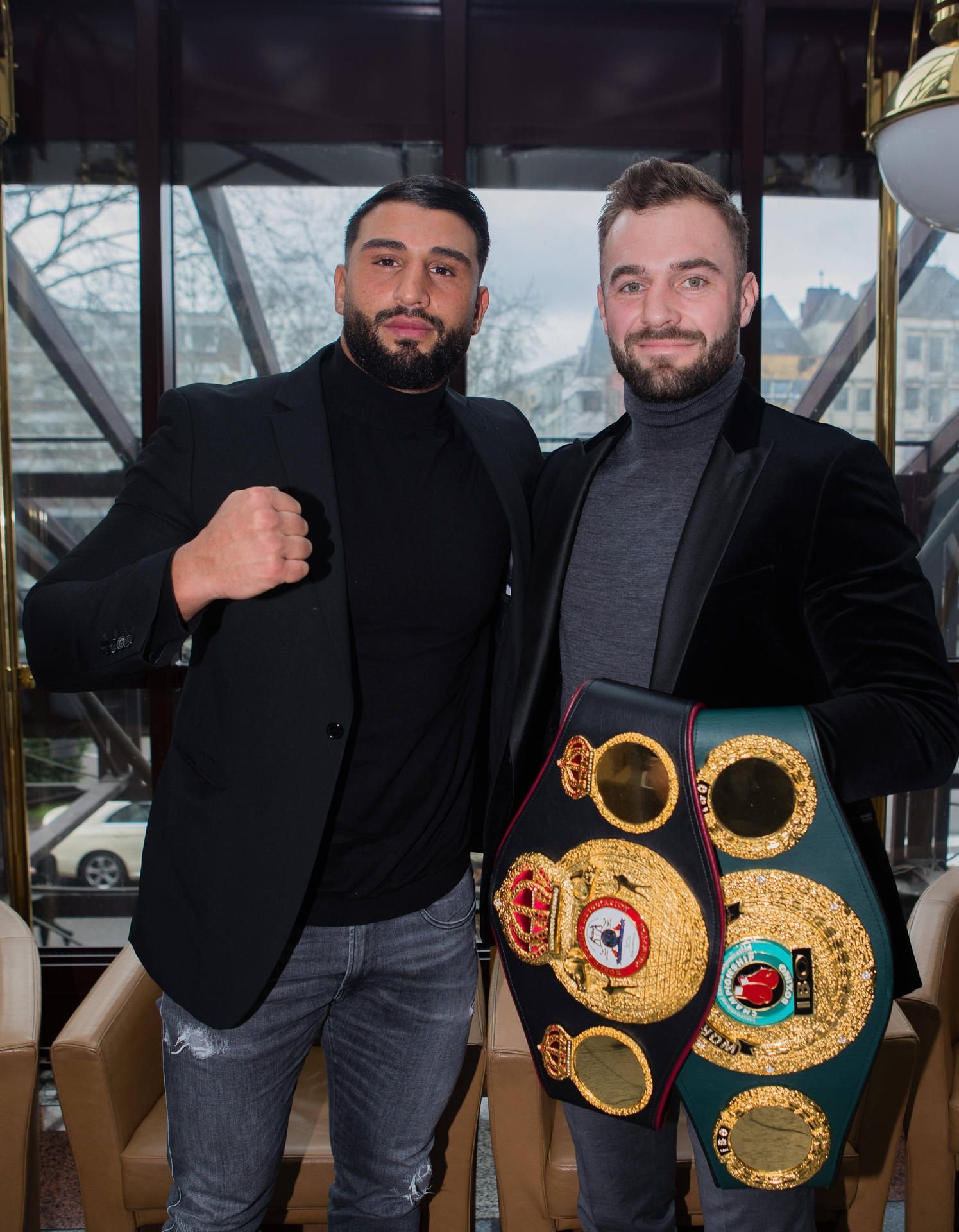 Dominic Bösel (r.) und Zac Dunn boxen am 28. April in Magdeburg um den WM-Gürtel.