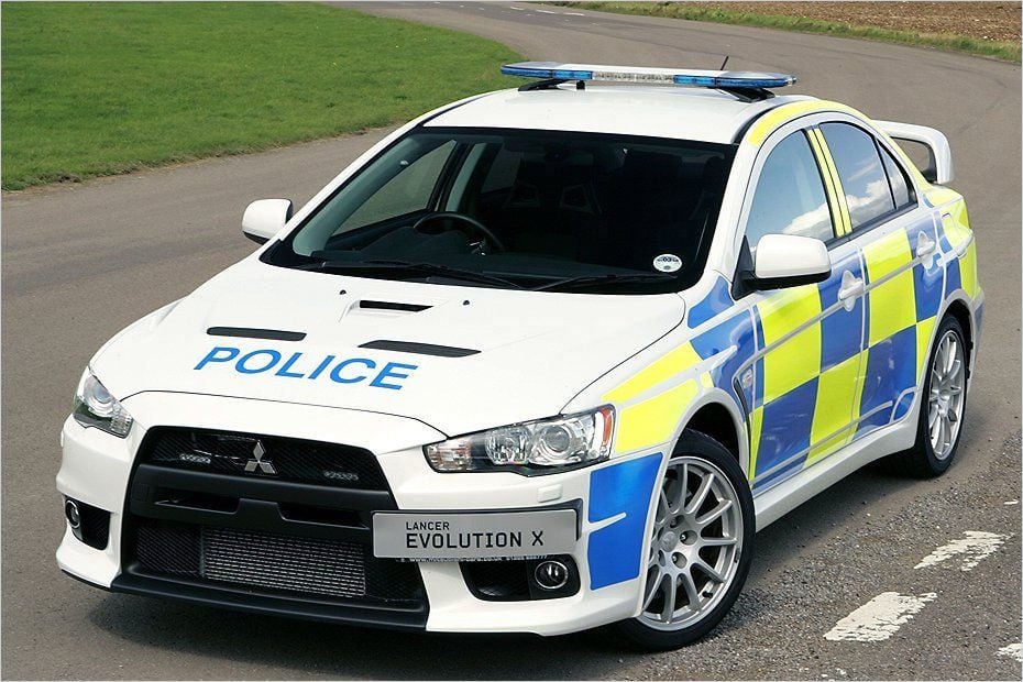 In Yorkshire fährt die Polizei mit dem Mitsubishi Lancer Evolution X auf Streife.