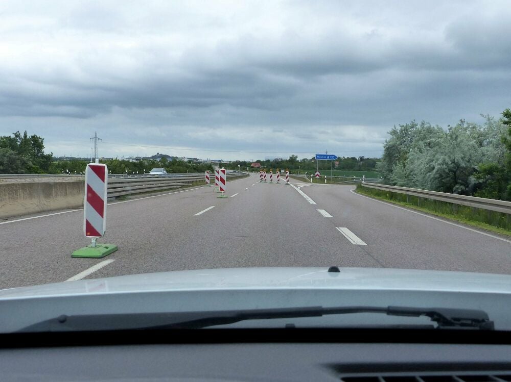 Die B100 gen Halle wird bei Brehna ab Montag saniert. Die dortigen Autobahnauffahrten sind in diesem Jahr schon erneuert worden.