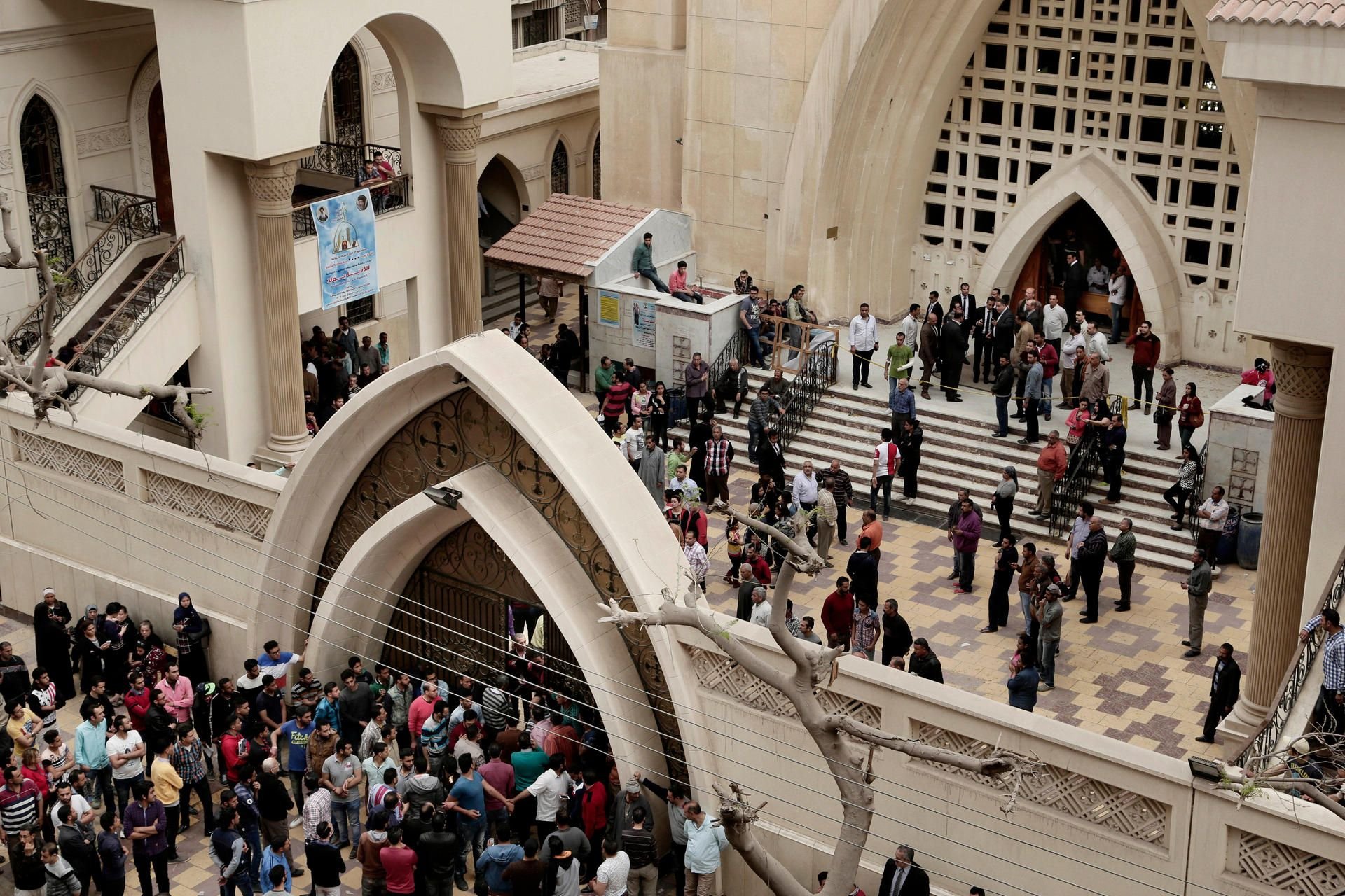 Die St. George-Kirche nach dem Bombenattentat in Tanta, Ägypten