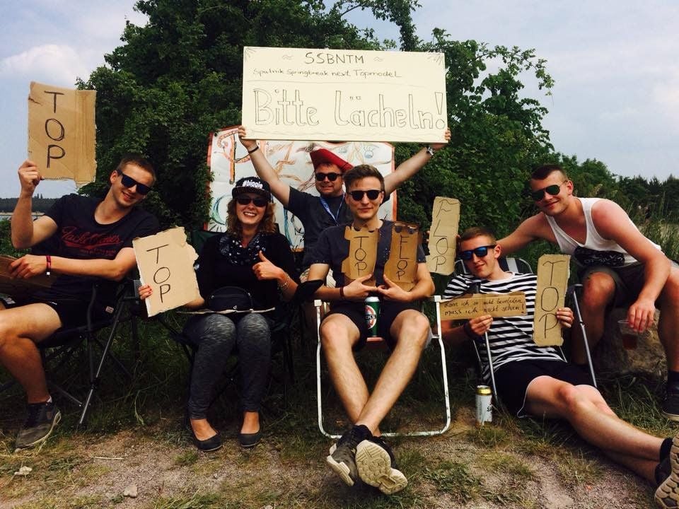 Julian, Richard, Terry und ihre Freunde suchen SSB-Next Topmodel, kurz SSBNTM.