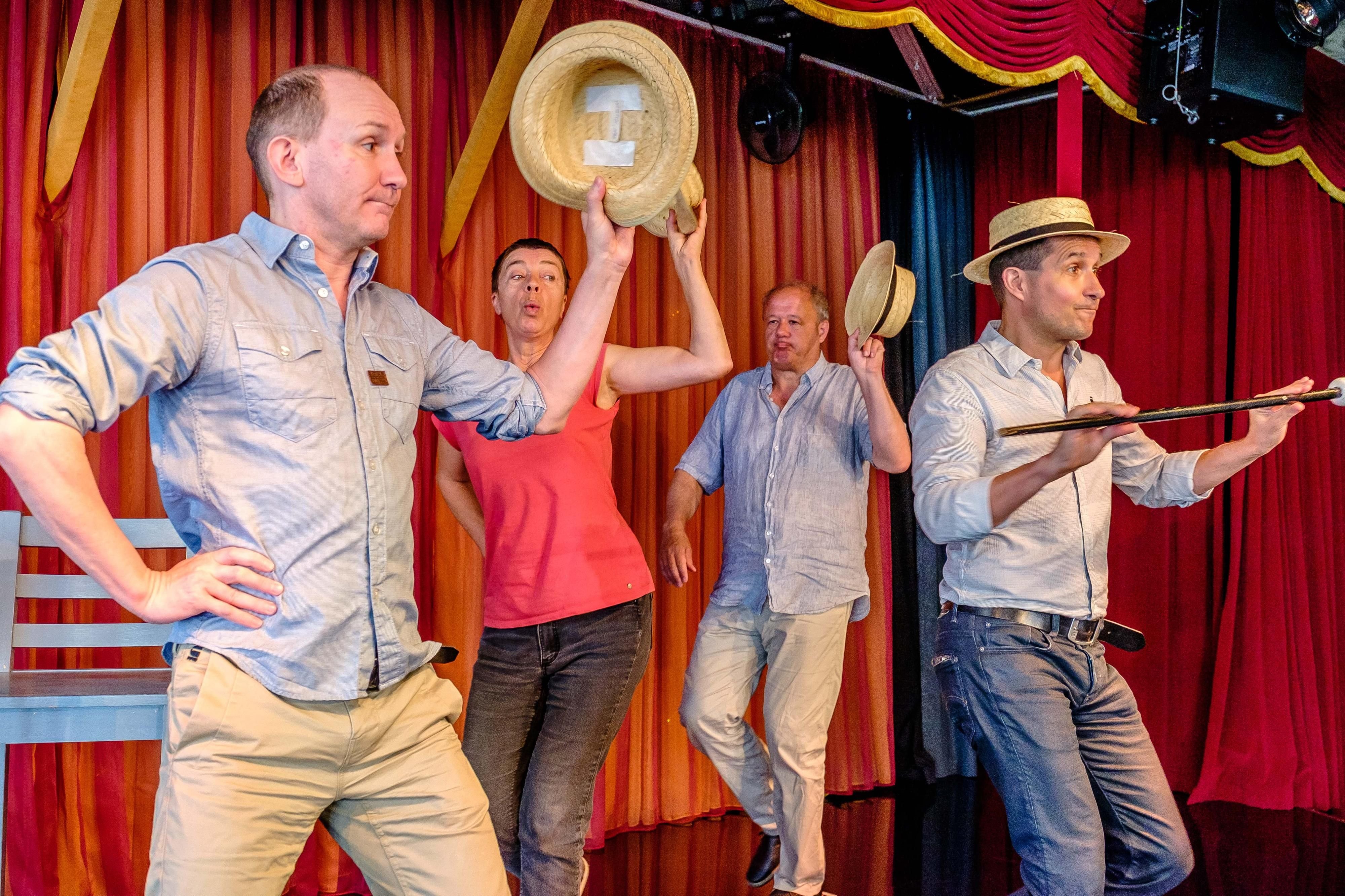 Das Clack-Theater (links Stefan Schneegaß, rechts Mario Welker) wehrt sich gegen die geplante Kulturförderabgabe.