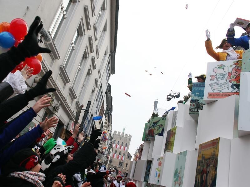 Beim Kölner Zoch fliegen 5,1 Millionen Euro durch die Luft.
