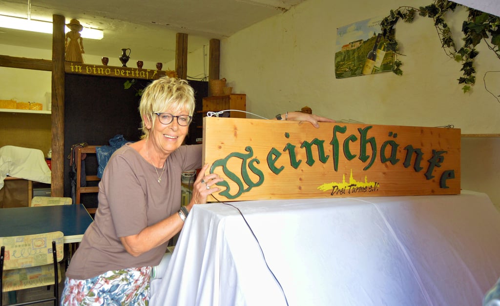 Der Drei-Türme-Verein um Vereinschefin Martina Weber veranstaltet von Freitag bis Sonntag ein ?Scheunenspektakel" in Hohenmölsen. Unter anderem gibt es eine Weinschänke und viel mittelalterliche Musik.