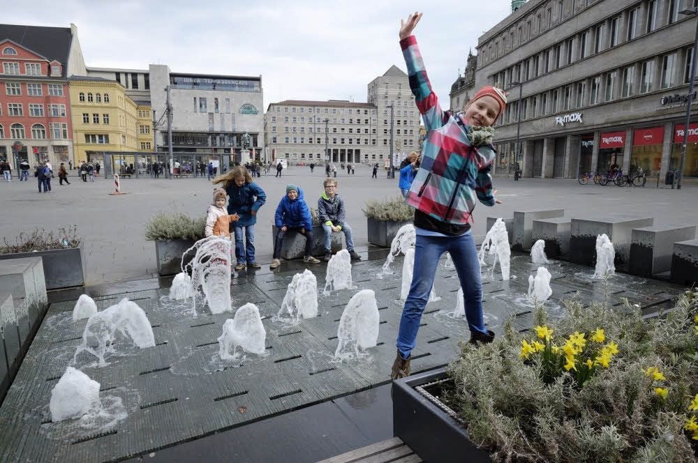 Der Stadtrat debattiert über neue Wasserspielplätze in zwei Stadtvierteln in Halle.