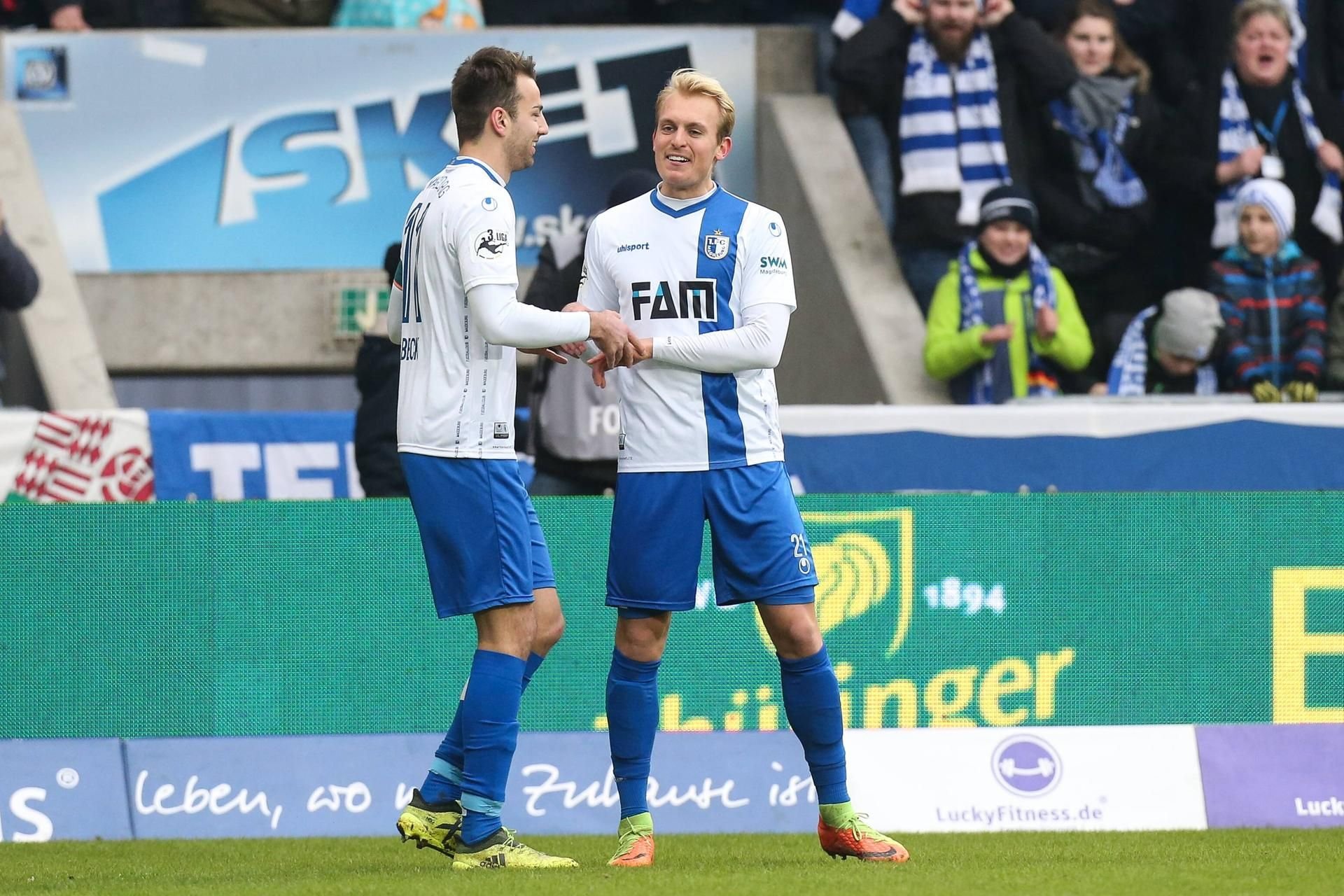 Christian Beck (l.) und Julius Düker trafen ür den 1. FC Magdeburg in England. (Archivbild)
