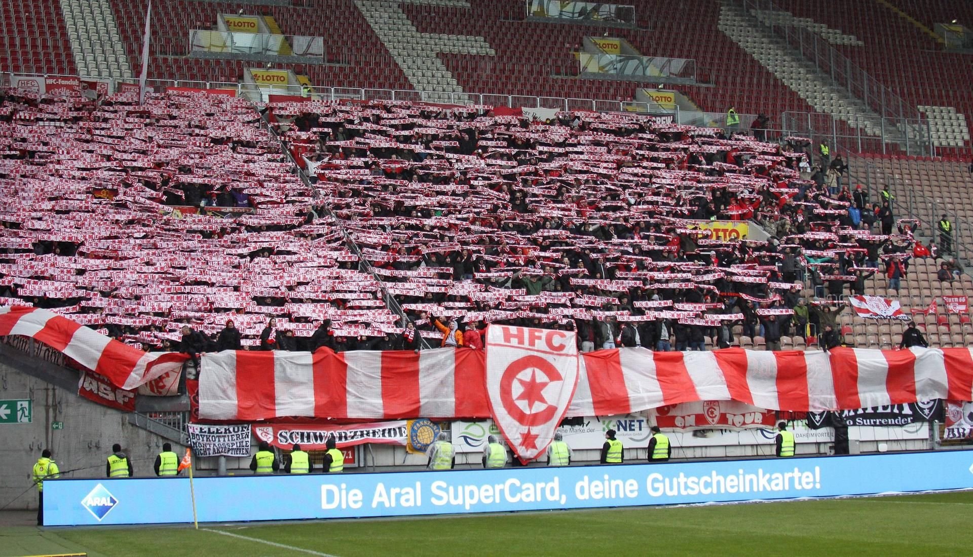 Zum Auswärtsspiel in Kaiserslautern waren die HFC-Fans mit einem Sonderzug angereist und hatten vor Ort für tolle Stimmung gesorgt.