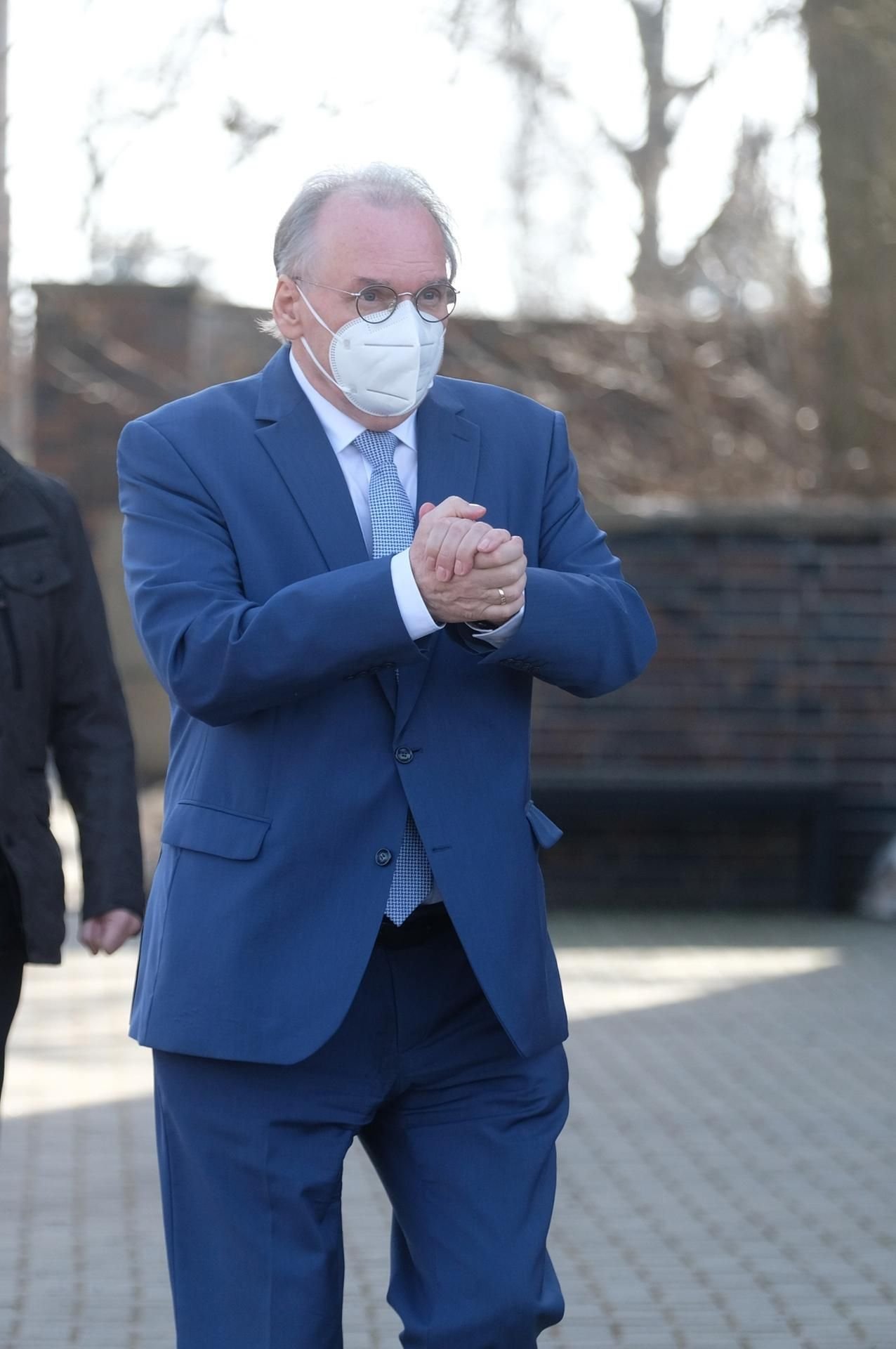 Es gibt viel zu tun: Reiner Haseloff (CDU), Ministerpräsident von Sachsen-Anhalt, reibt sich die Hände.