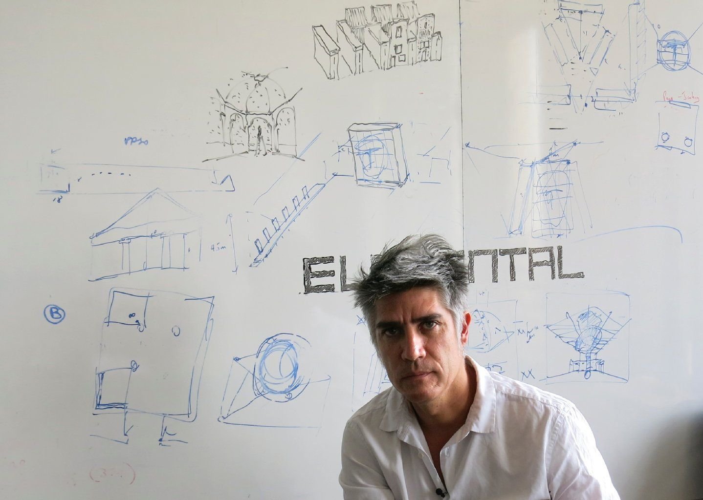 Der chilenische Architekt Alejandro Aravena wird mit dem Pulitzer-Preis ausgezeichnet.