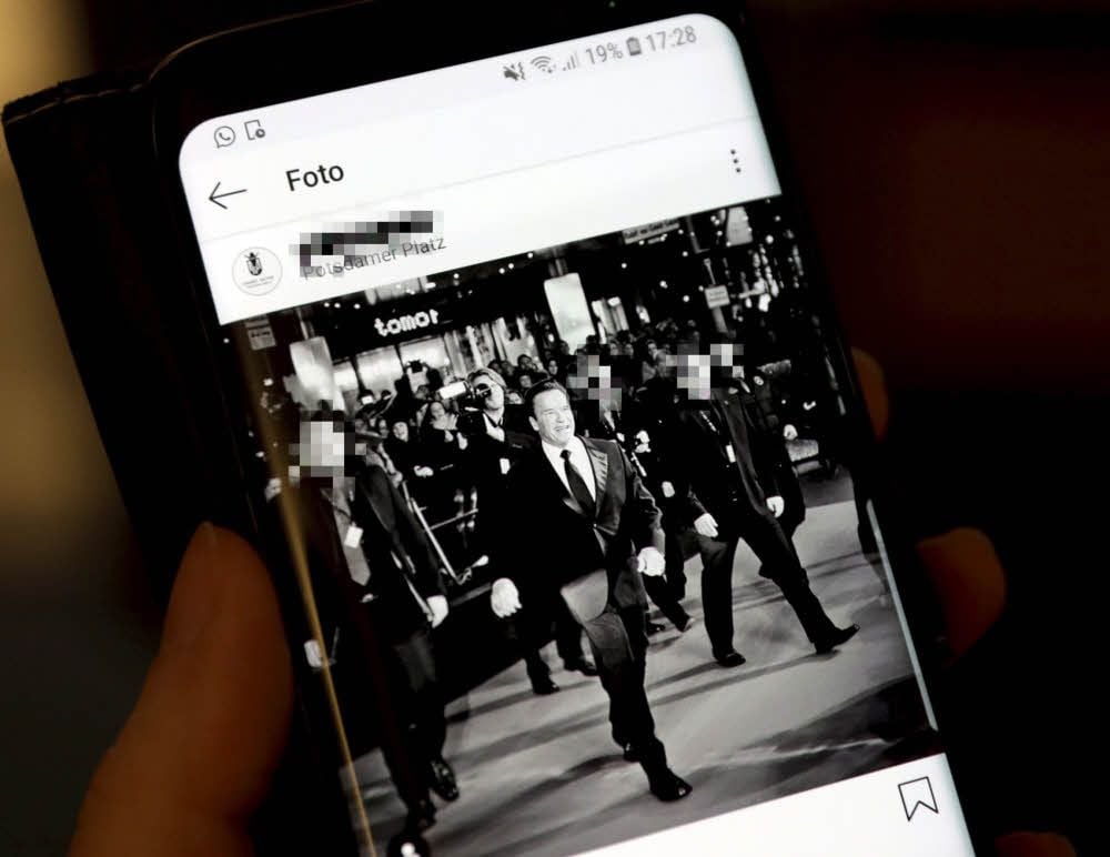 Der Angeklagte Fabian P. (links) prahlt auf Instagram damit, dass er Arnold Schwarzenegger regelmäßig bewacht - hier in Berlin.