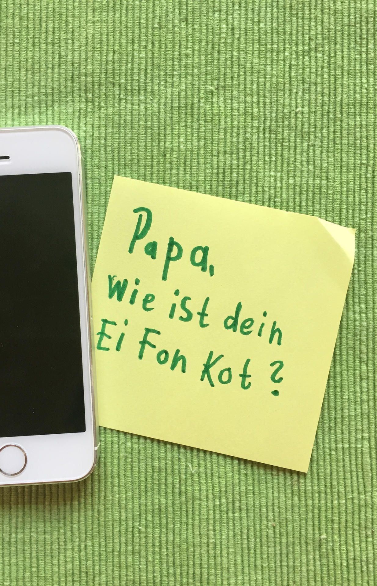 Ganz wichtige Info: Wie komme ich in dein Handy, Papa?! Das muss der 7-Jährigen Noah unbedingt wissen.
