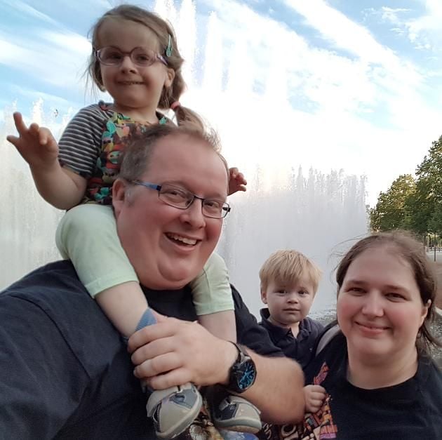 Familie Hecht kämpft darum, dass Paul (2) mit seiner Schwester Emma (4) in die Kita darf.