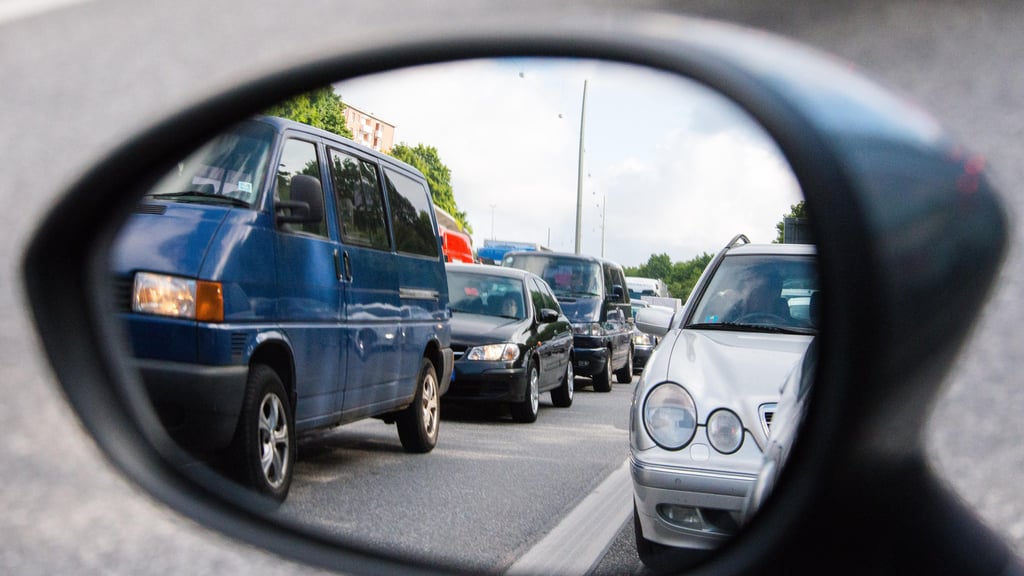 Es ist mit kurzfristigen, temporären Straßensperrungen zu rechnen.