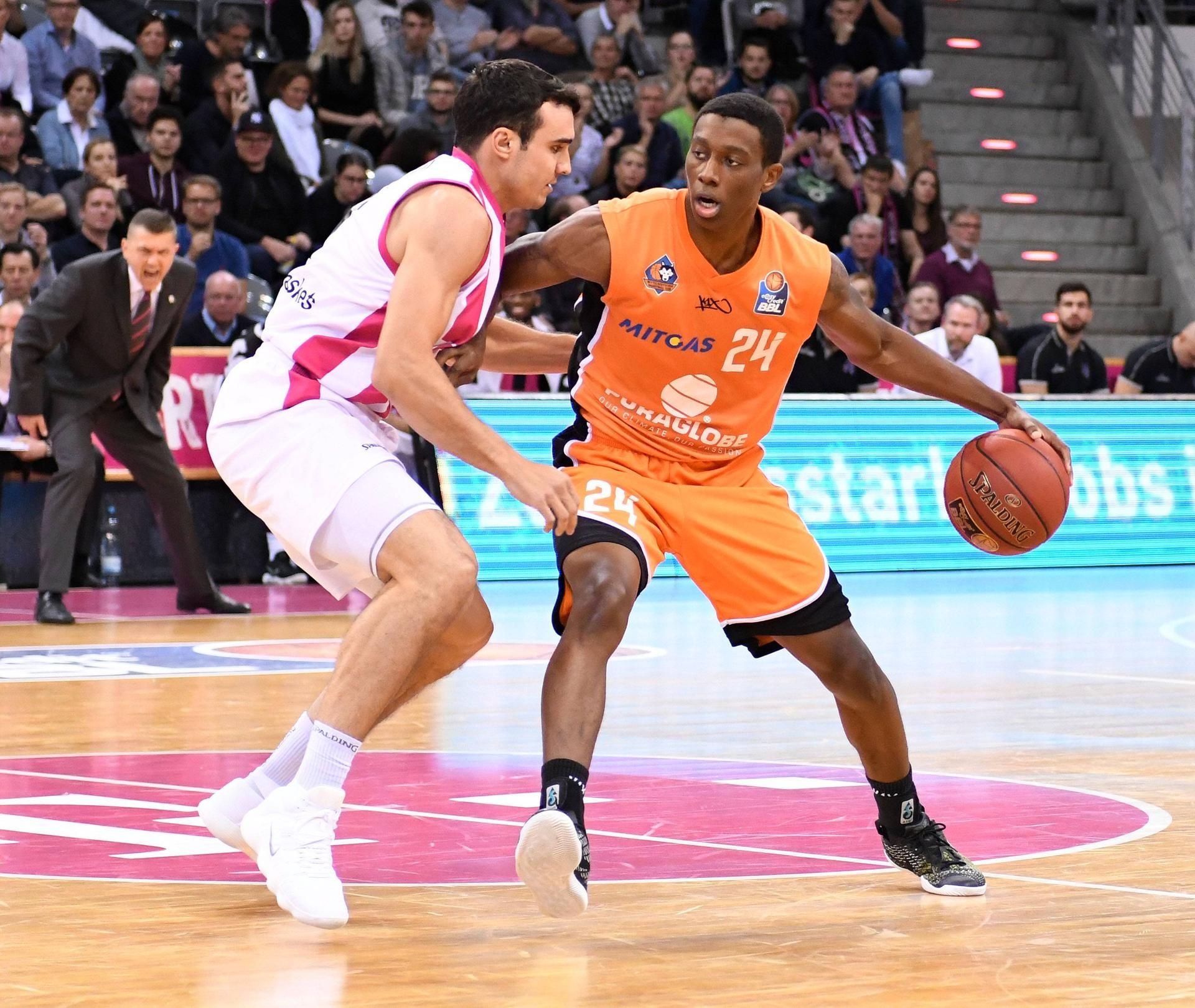 Jordan Sibert (r.), hier im Trikot des MBC gegen Bonn.