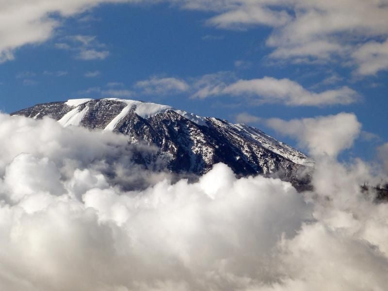 Majestätische Legende: Zigtausende Bergsteiger fliegen jedes Jahr nach Tansania, um den Kilimandscharo zu bezwingen.