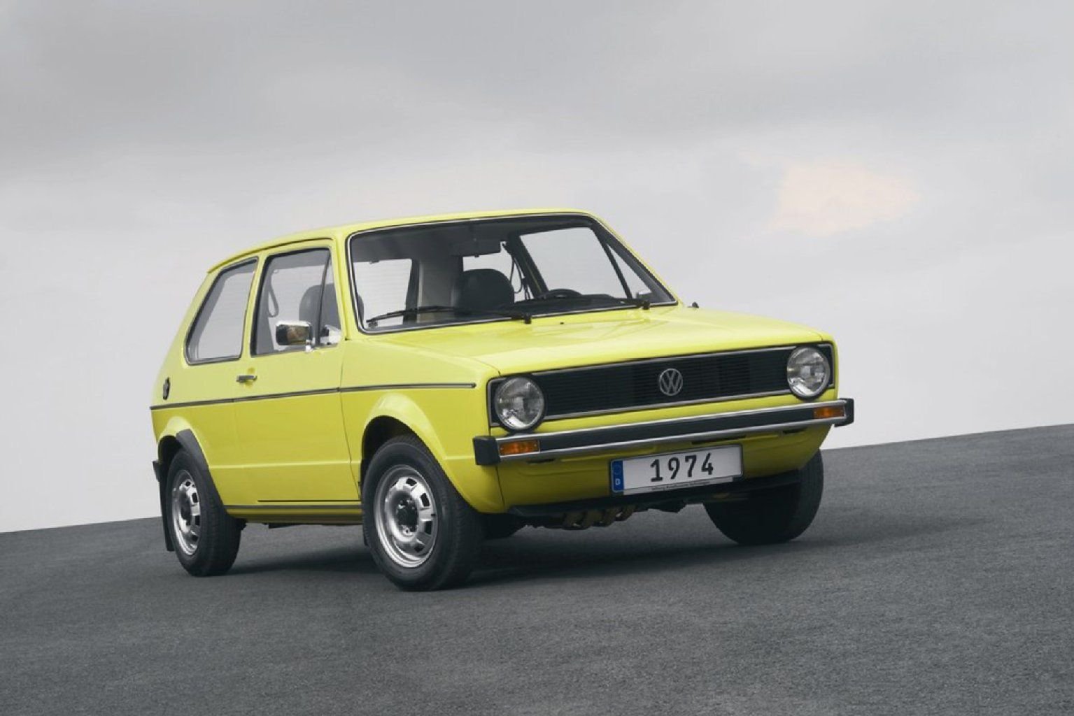 Das deutsche Auto schlechthin, der kompakte VW Golf, ist ein Kind des Jahres 1974.