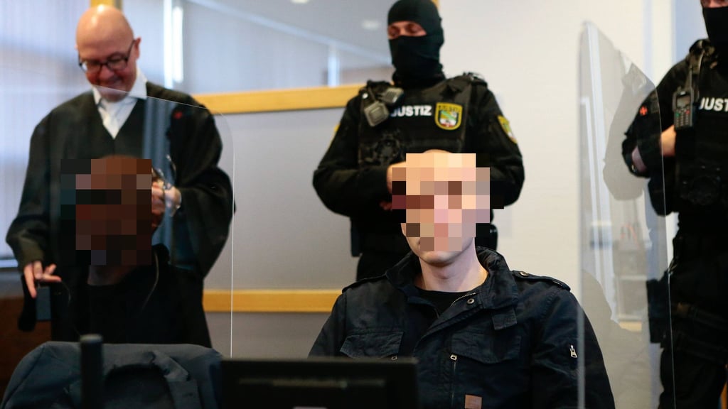 Stephan B. auf der Anklagebank.