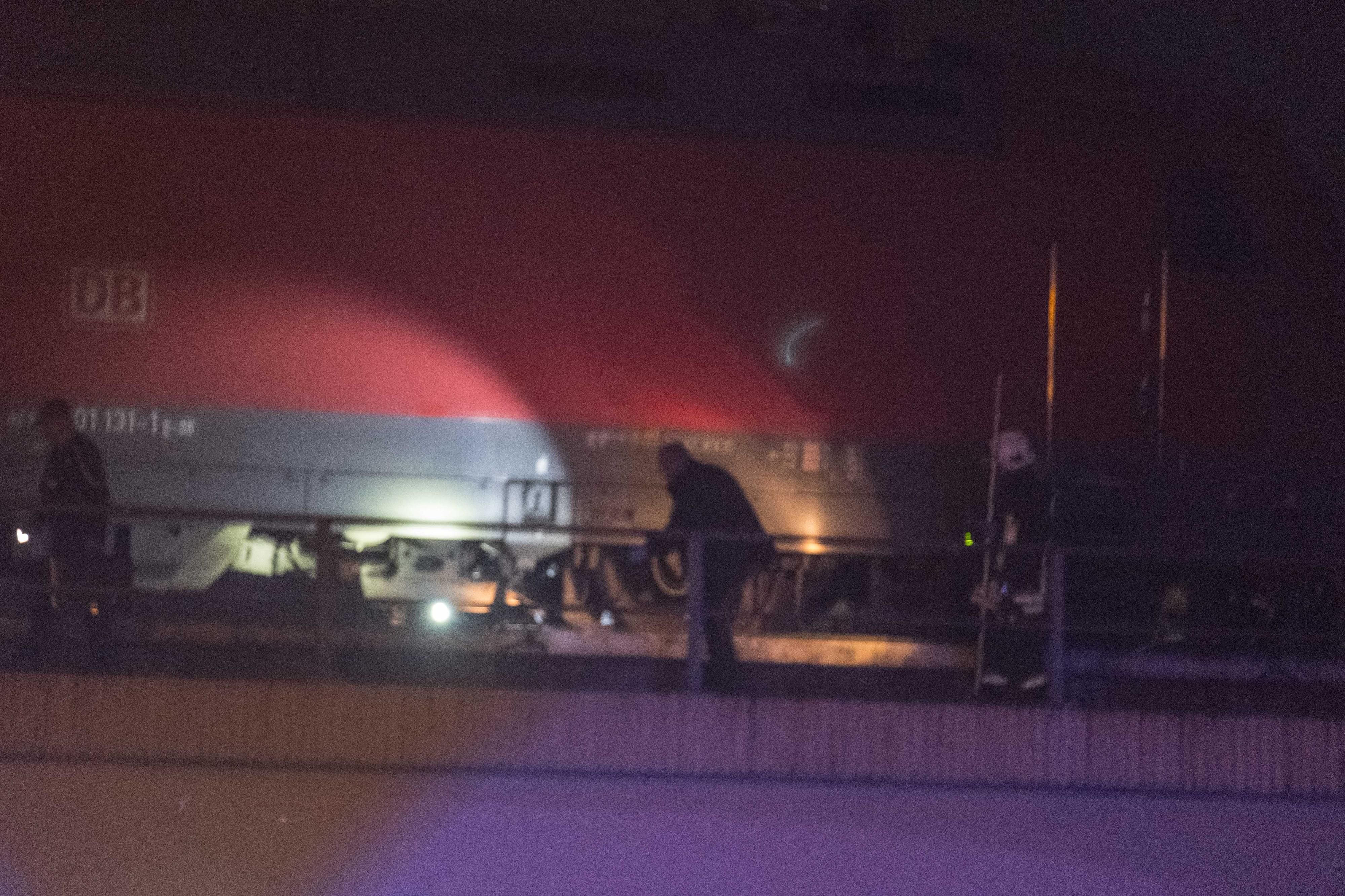 Rettungskräfte sind an der Unglücksstelle in Bülzig.