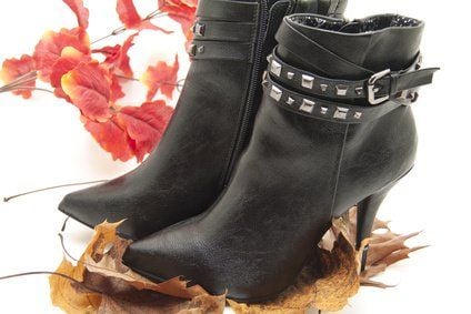 Wenn die ersten Blätter fallen, wird es Zeit für die herbstliche Schuhmode.