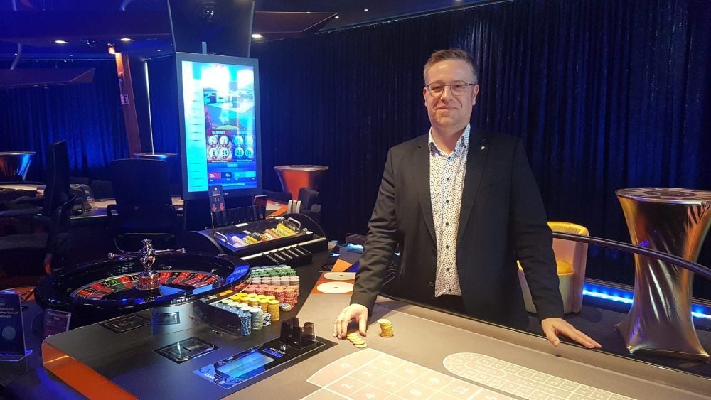 Knuth Achilles, Spielbankdirektor für Günthersdorf, Halle und Magdeburg.