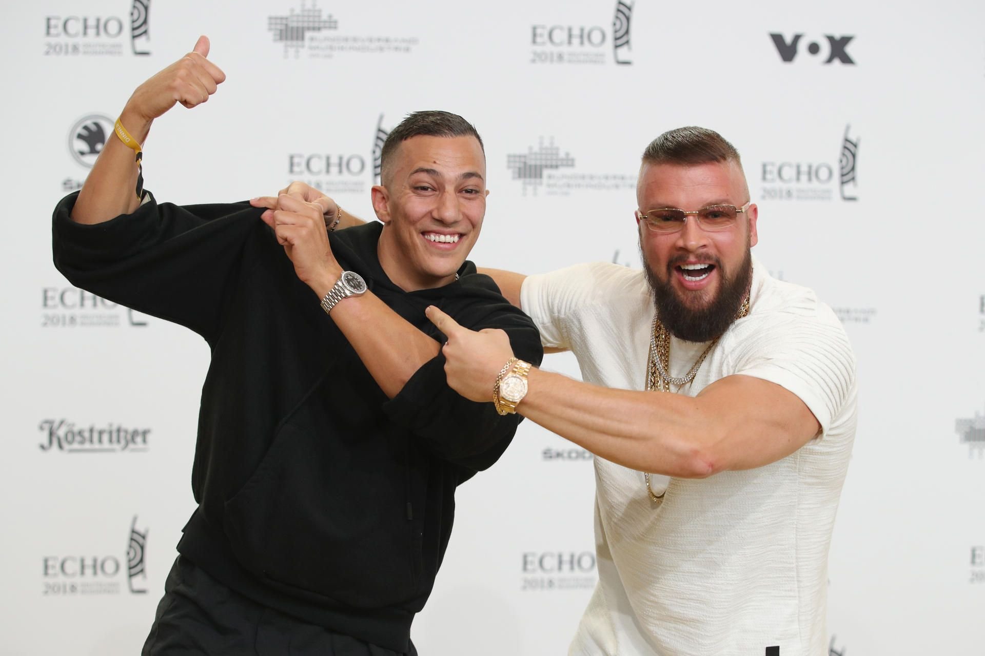 Echo Eklat Droht Kollegah Und Farid Bang Ein Verfahren Wegen Volksverhetzung