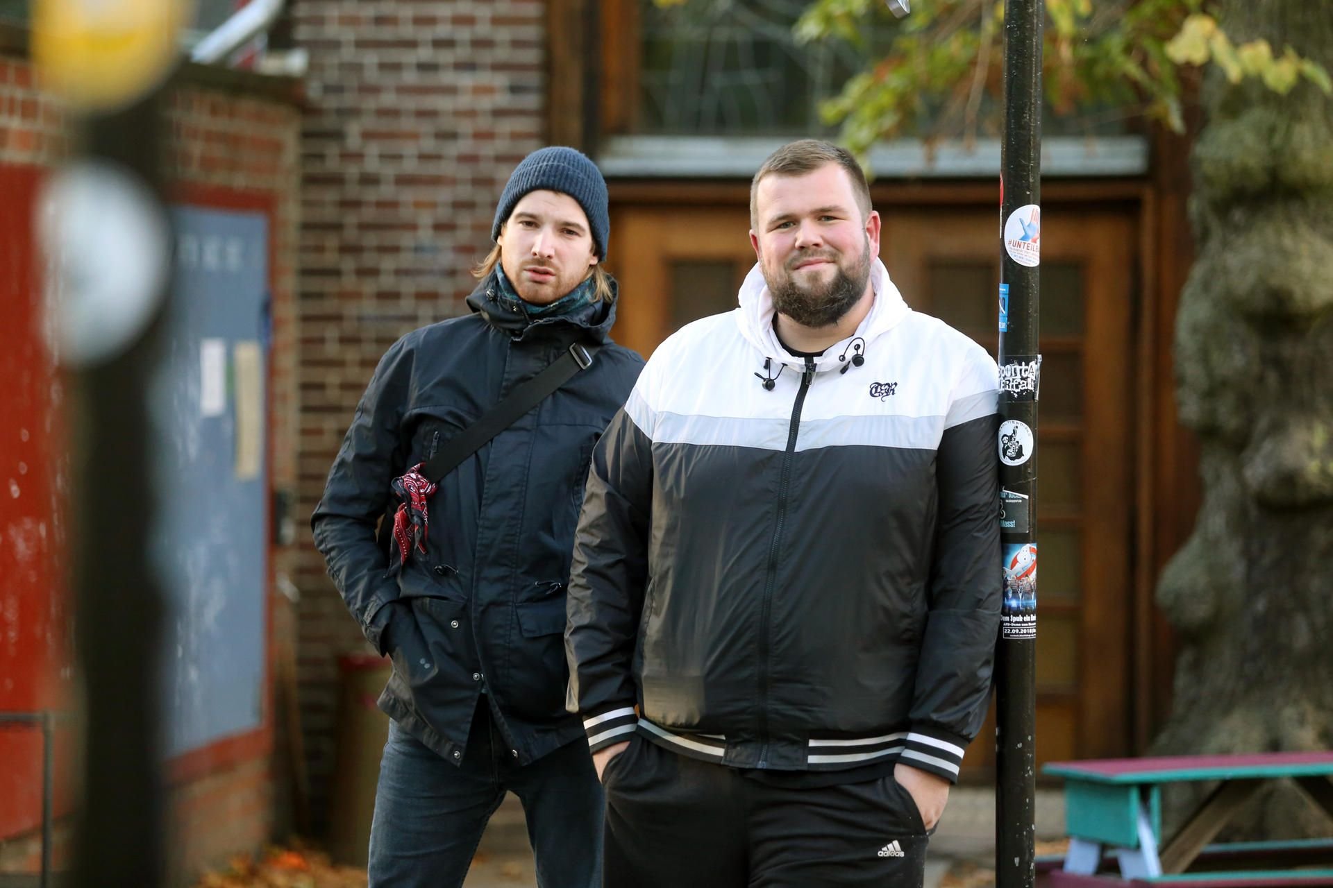Christoph Sell (links) und Jan "Monchi" Gorkow von der Band Feine Sahne Fischfilet.