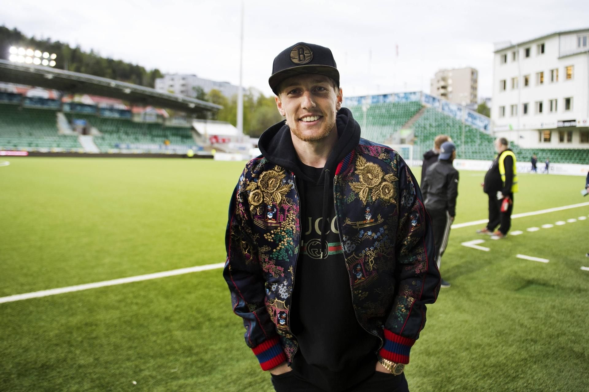 Emil Forsberg fiel bei seinem Besuch in Schweden nicht nur optisch auf. Der RB-Offensive ist inzwischen der Star seiner Nationalmannschaft.