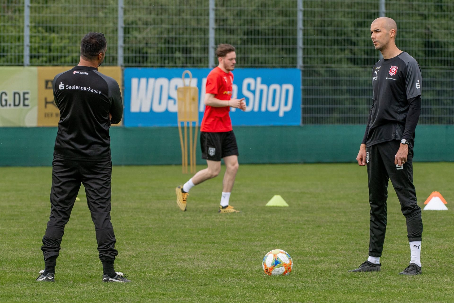 Der Hallesche FC wird sich im Quarantäne-Trainingslager im Münsterland auf das Spiel bei Preußen Münster vorbereiten.
