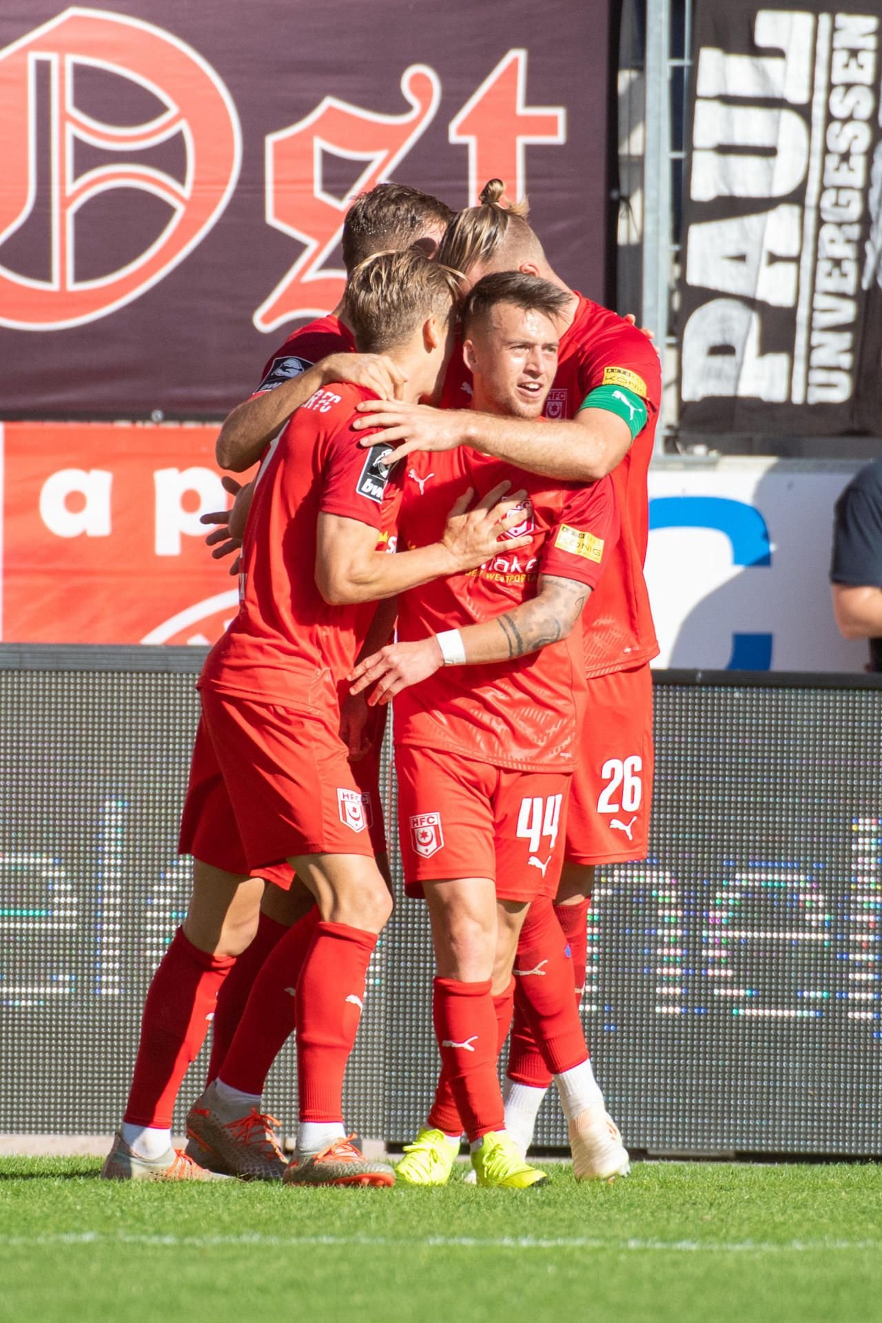 Der Hallesche FC ist vom ersten auf den zweiten Tabellenplatz der 3. Liga abgerutscht.