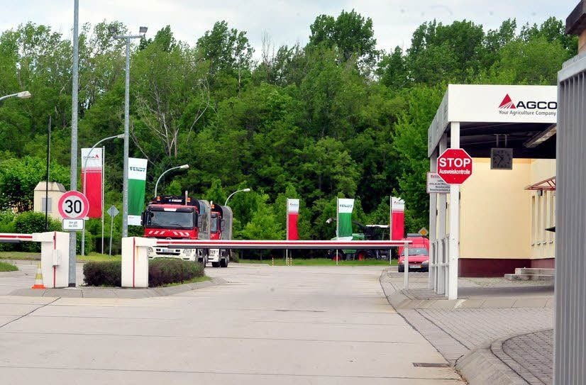 Die Schule liegt jetzt hinter Schranken und Zäunen auf dem AGCO-Gelände.