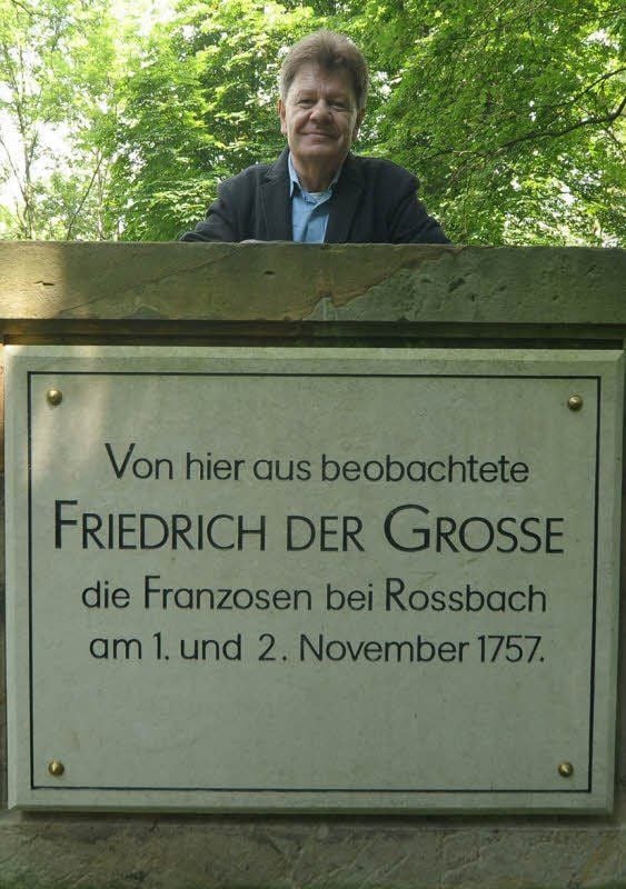 Ulrich Mitbrodt will vom „Alten Fritz“ erzählen. Hier gab es mal ein Reiterstandbild vom Preußenkönig, das jetzt im Museum Lützen steht.