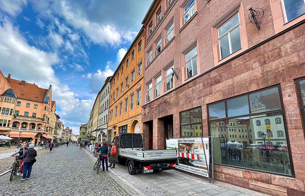 Nicht nur Fassade. Das Haus Markt 3 könnte im Erdgeschoss ein Reallabor beherbergen, in denen Wittenberger an ihrer Altstadt arbeiten.